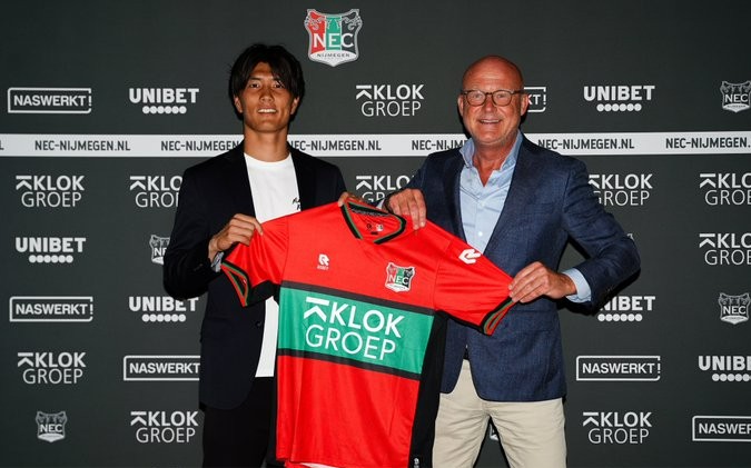 的空旷草地 的空旷草地